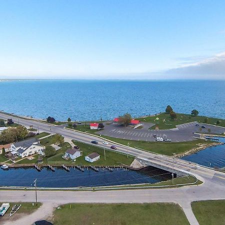Cozy Tawas City Home With Views Of Lake Huron! ภายนอก รูปภาพ