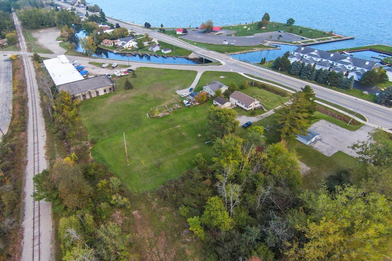 Cozy Tawas City Home With Views Of Lake Huron! ภายนอก รูปภาพ